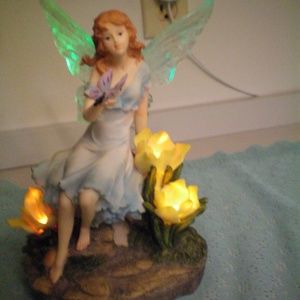 Fantasy Nice Fairy - Sitting on Mushroom Figurine